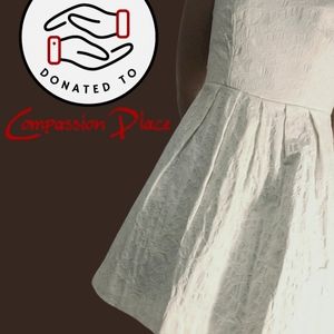 ♻️ DONATED White patterned strapless mini/midi dress